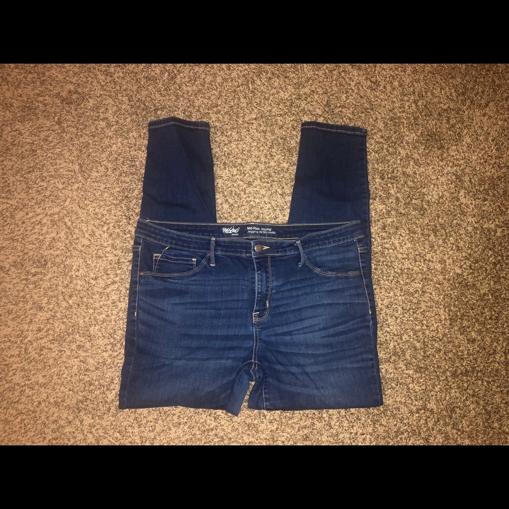 Mid-Rise Jeggings